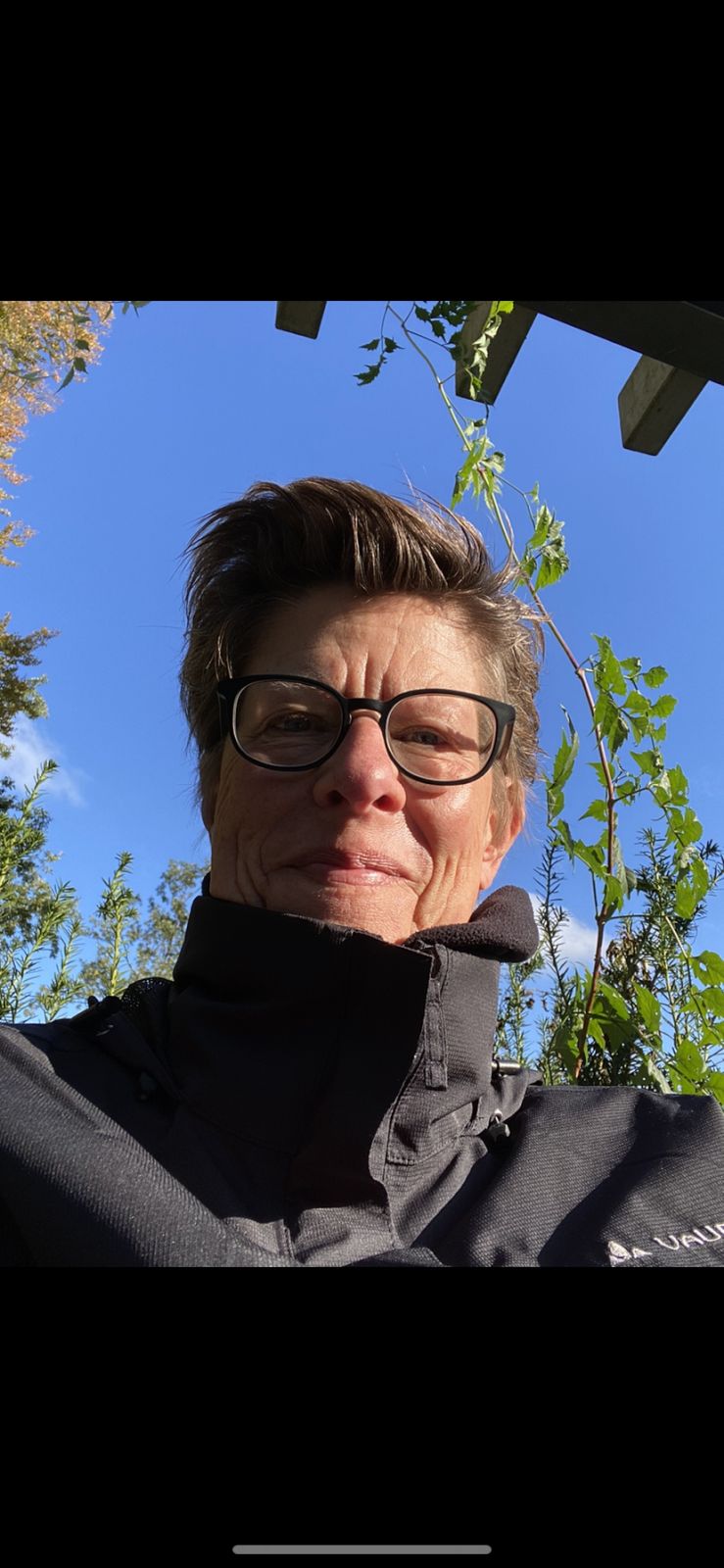 April_sixtyone April_sixtyone