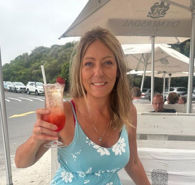 Beachgirl_Cora