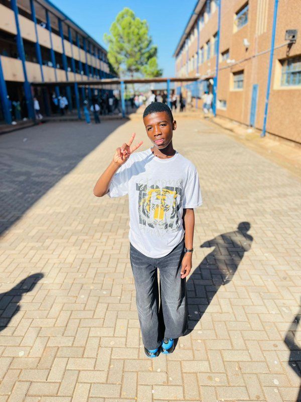 KARABOMOSOLOTSABAZEG KARABOMOSOLOTSABAZEG