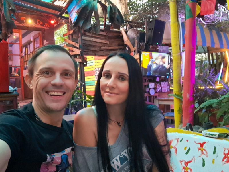 CouplelookingforF
